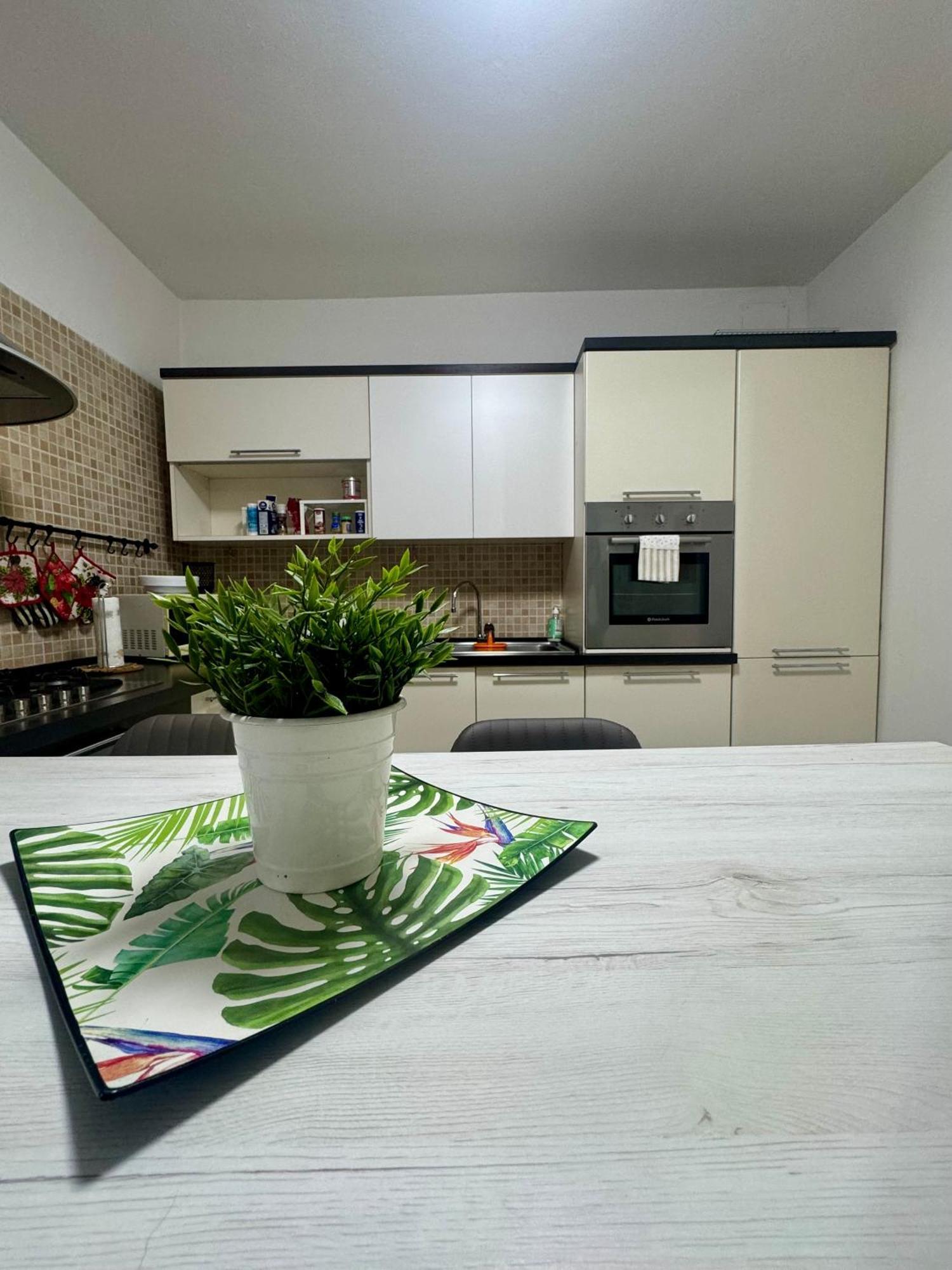 Casa Alessio - Elegante Appartamento Nel Cuore Di Cesano Maderno Ngoại thất bức ảnh
