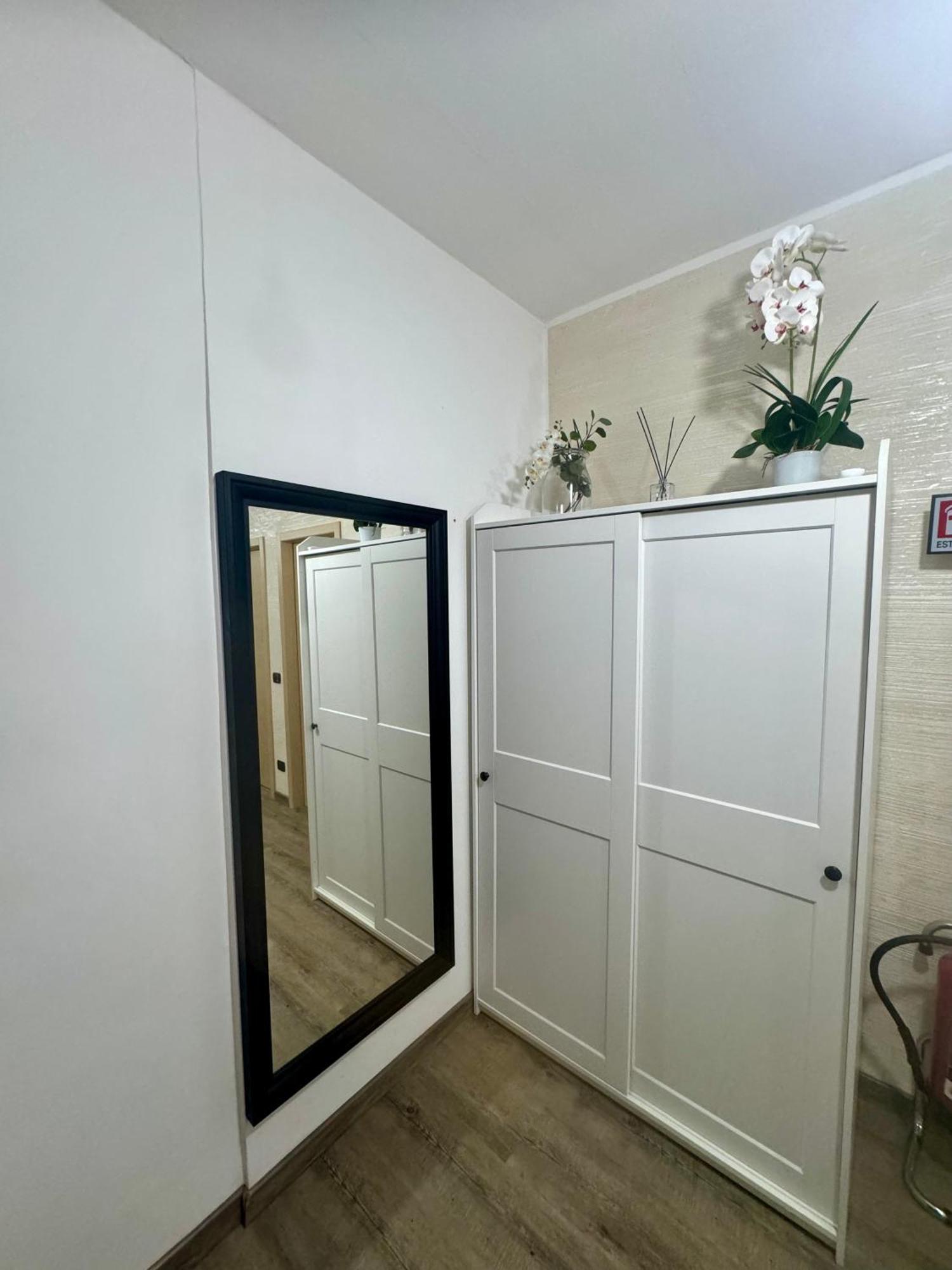 Casa Alessio - Elegante Appartamento Nel Cuore Di Cesano Maderno Ngoại thất bức ảnh
